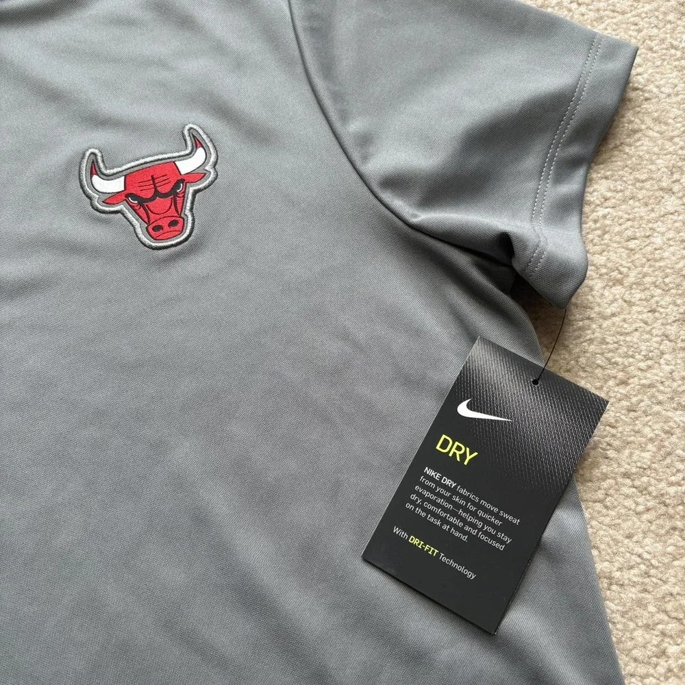 NWT Chicago Bulls Nike Polo Shirt Womens Large Gray NBA Basketball Dri‎ Fit Top